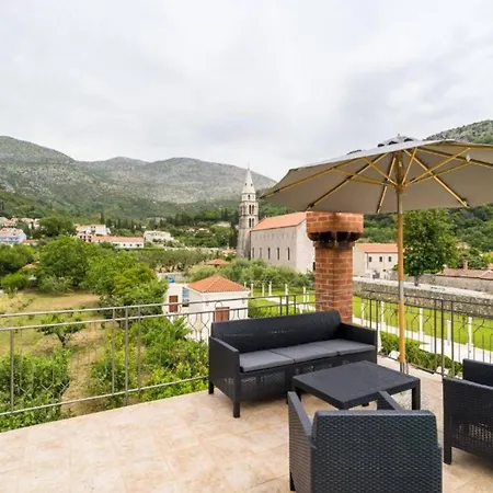 アパート Location Three Bedroom