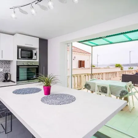 Apartman Location Three Bedroom