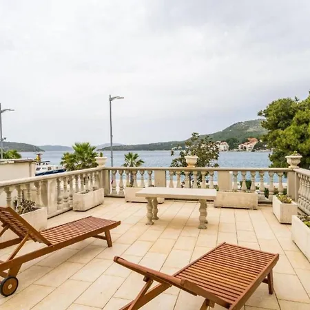 Location Three Bedroom Apartment Slano