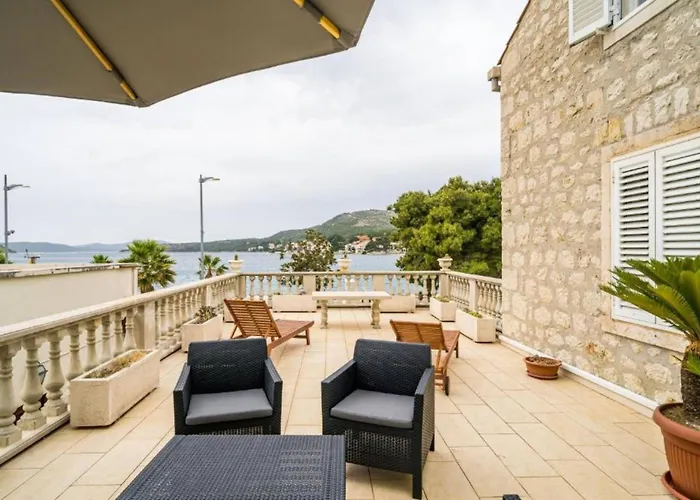 Location Three Bedroom Appartamento *